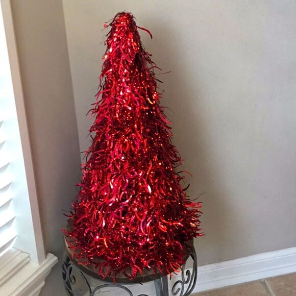 18” Red Christmas tinsel tree cone decor Xmas decoration - Picture 1 of 4